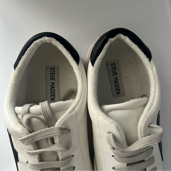 Steve Madden Women’s Leather Upper White/Black/Gray Star Sneakers - 9 - Picture 8 of 8